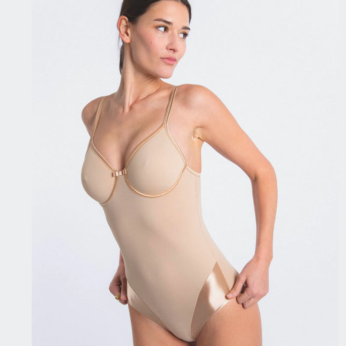 Beiger Bodysuit mit Bügeln von Maison Lejaby aus der Serie Nuage Pur - Vorderansicht