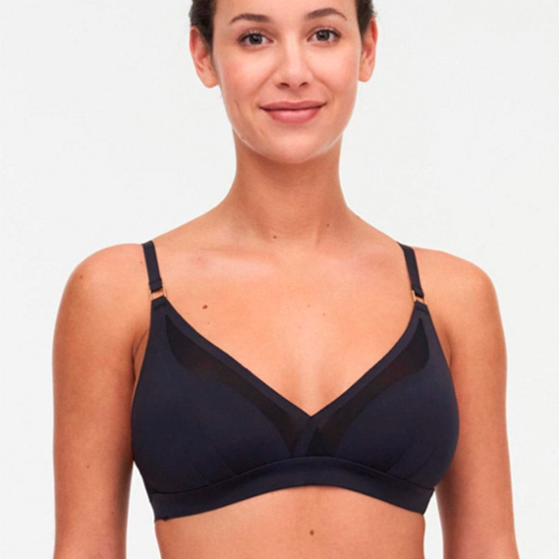 Pure Light Bralette ohne Bügel von Chantelle in schwarz - Vorderansicht